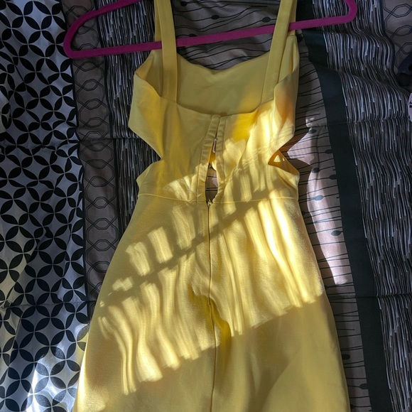 Spaghetti strapped sun dress - Picture 2 of 2